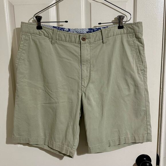 Men’s Tommy Bahama khaki Tan Flat Front Shorts size 38 - Picture 1 of 5